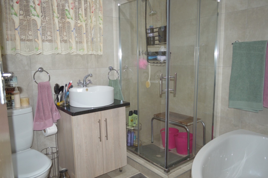 4 Bedroom Property for Sale in Flimieda North West